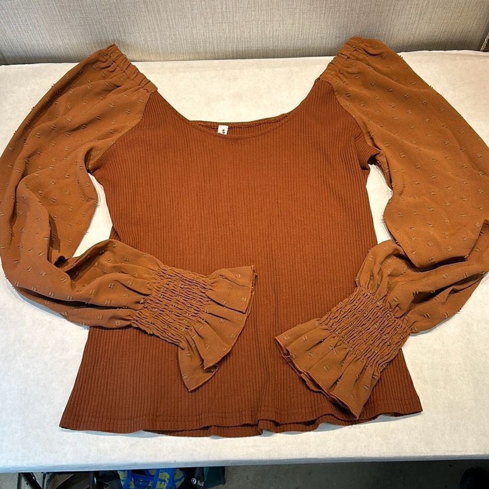 NWT ePretty Off Shoulder Ribbed Top Sz L Brown Stretch Long Sleeve Ruffled Cuff